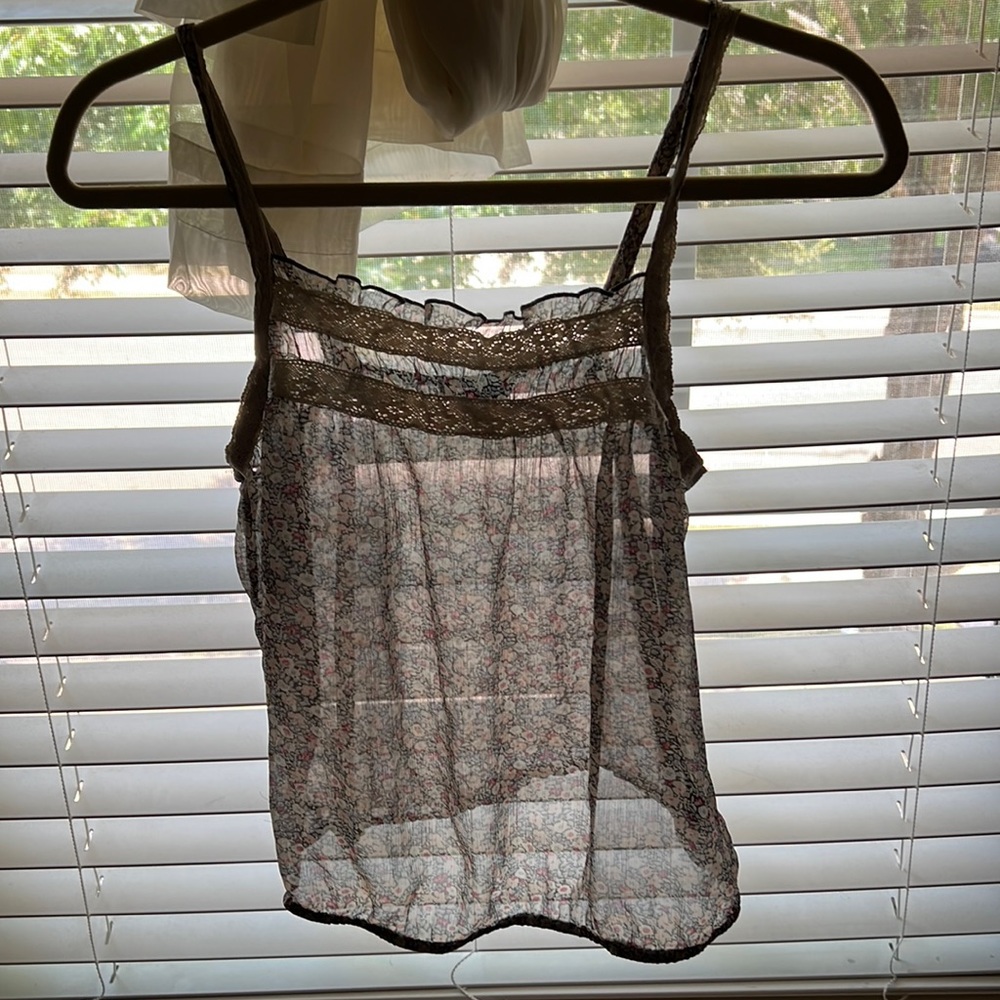 American eagle outfitters floral sheer lightweight tank with lace accents size M